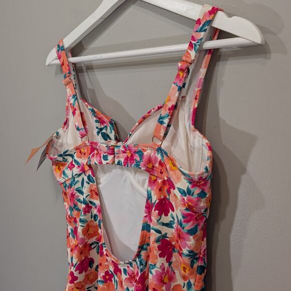 Shade&Shore Bathing Suit Floral Romantic Whimsy Playful Resort Cruise - Size M - Picture 3 of 7
